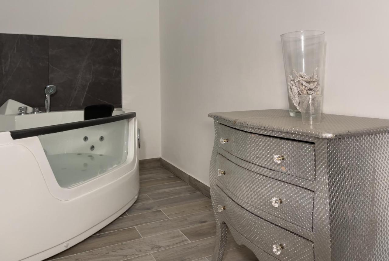Notte Rosa Suites & Relax Fornovo di Taro Kültér fotó