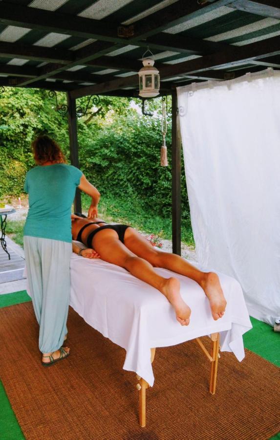Notte Rosa Suites & Relax Fornovo di Taro Kültér fotó